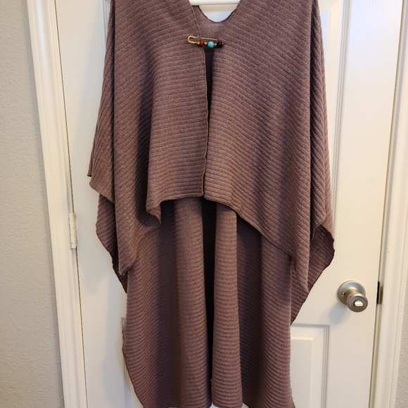 Women cape - Picture 1 of 2